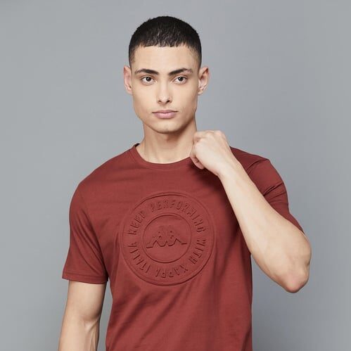 brown t shirt